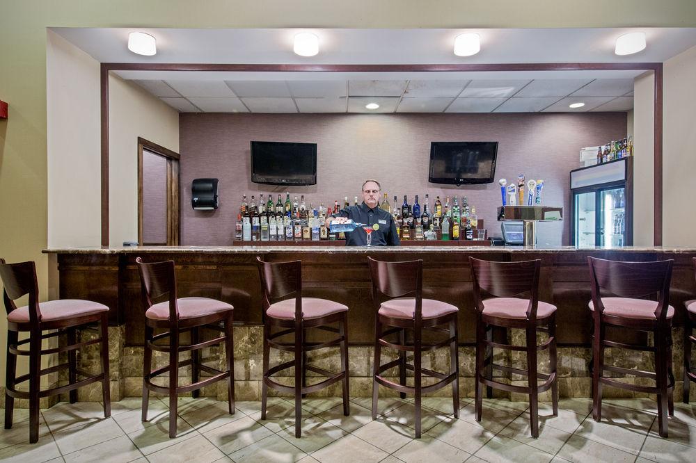 Fairfield Inn & Suites Springfield Енфийлд Екстериор снимка