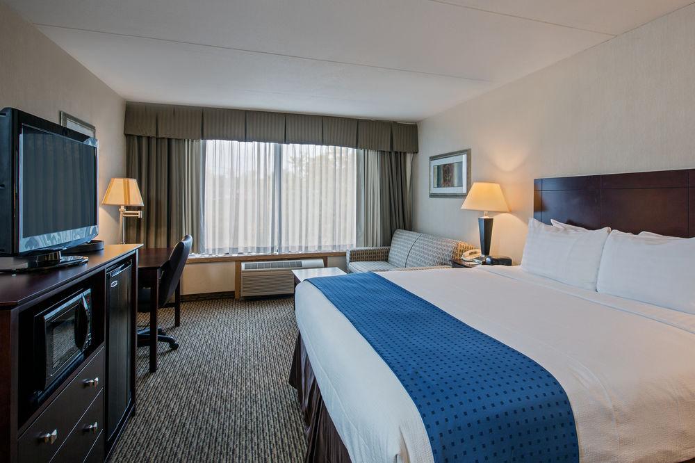 Fairfield Inn & Suites Springfield Енфийлд Екстериор снимка
