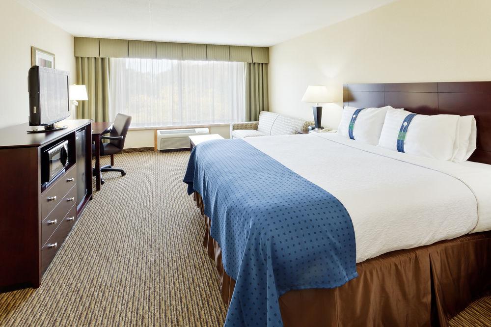 Fairfield Inn & Suites Springfield Енфийлд Екстериор снимка