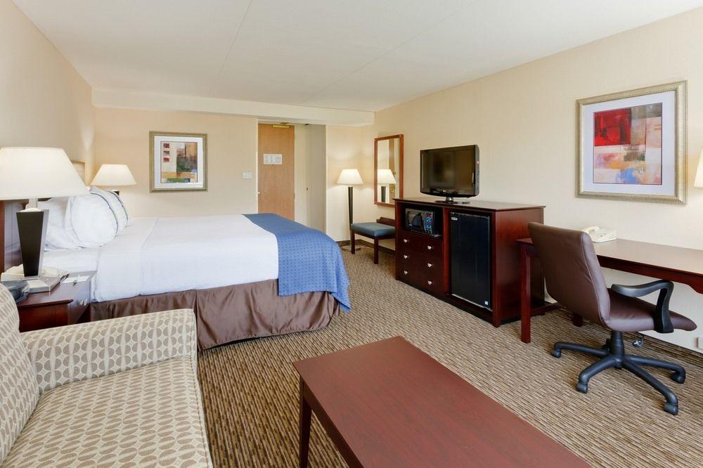Fairfield Inn & Suites Springfield Енфийлд Екстериор снимка