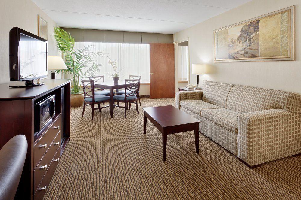 Fairfield Inn & Suites Springfield Енфийлд Екстериор снимка