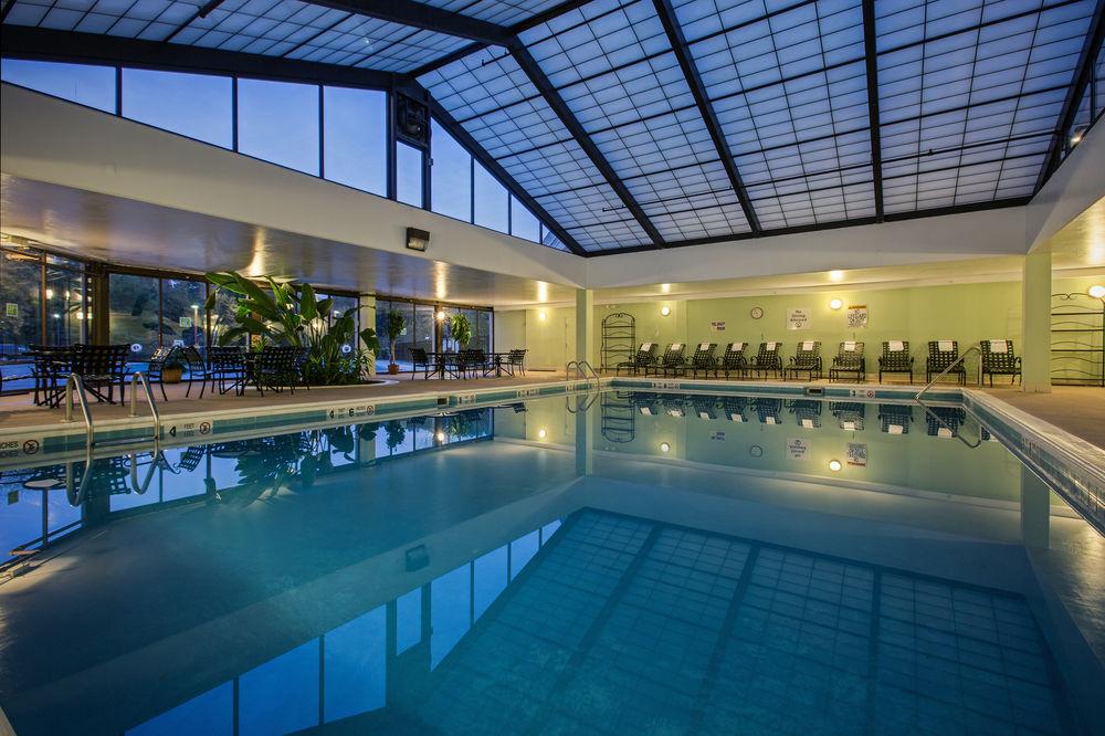Fairfield Inn & Suites Springfield Енфийлд Екстериор снимка