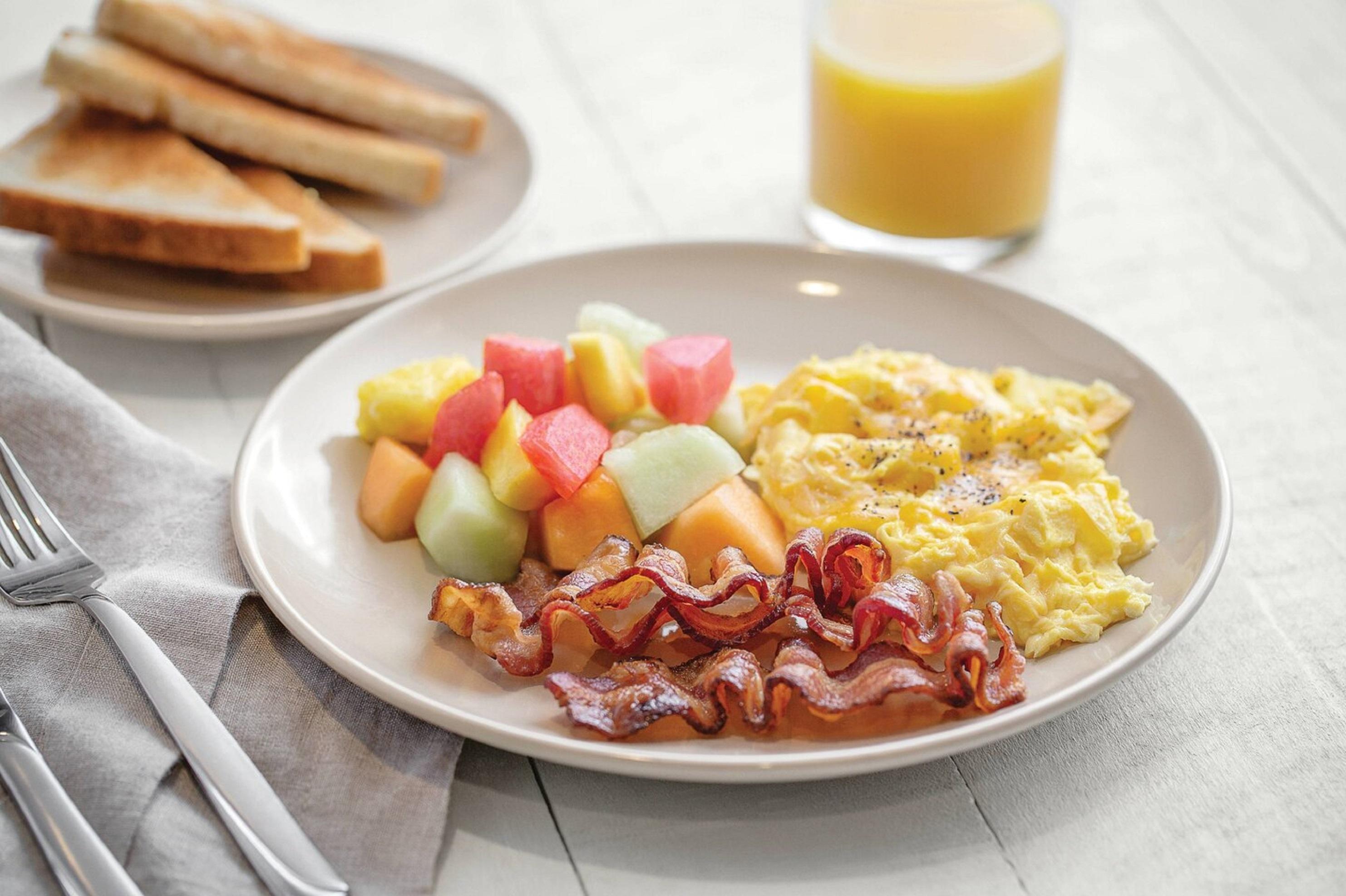 Fairfield Inn & Suites Springfield Енфийлд Екстериор снимка