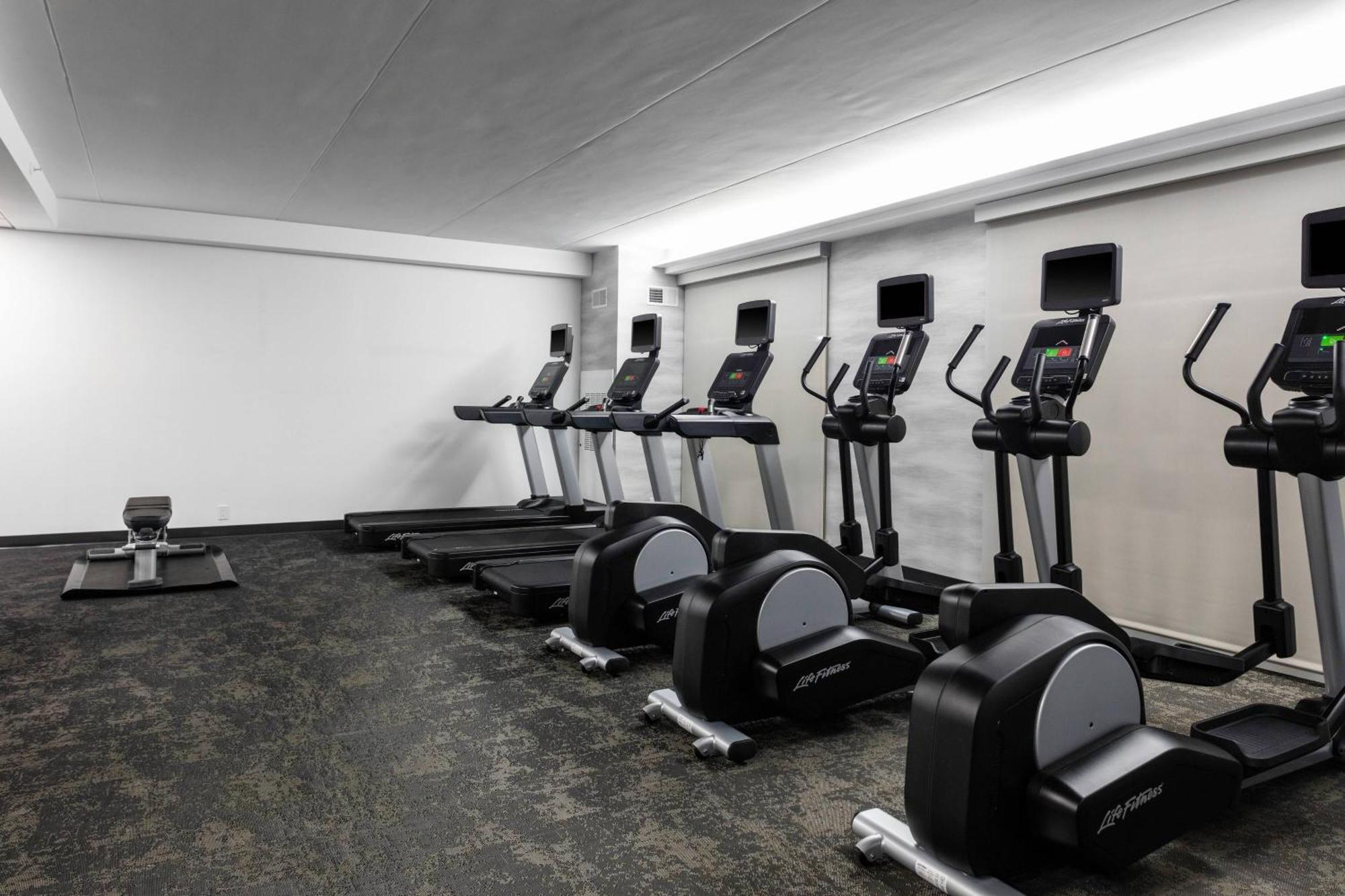 Fairfield Inn & Suites Springfield Енфийлд Екстериор снимка