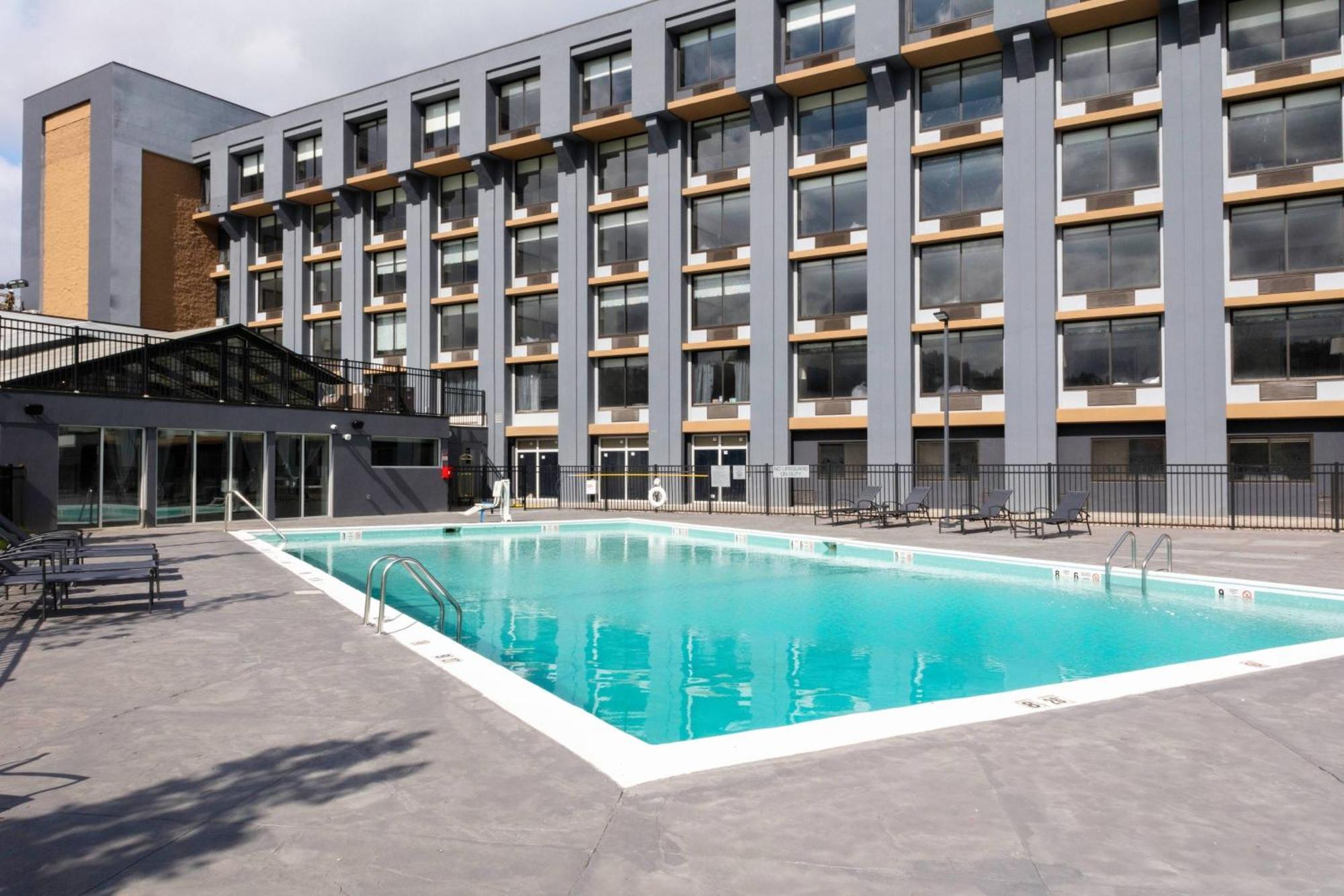 Fairfield Inn & Suites Springfield Енфийлд Екстериор снимка
