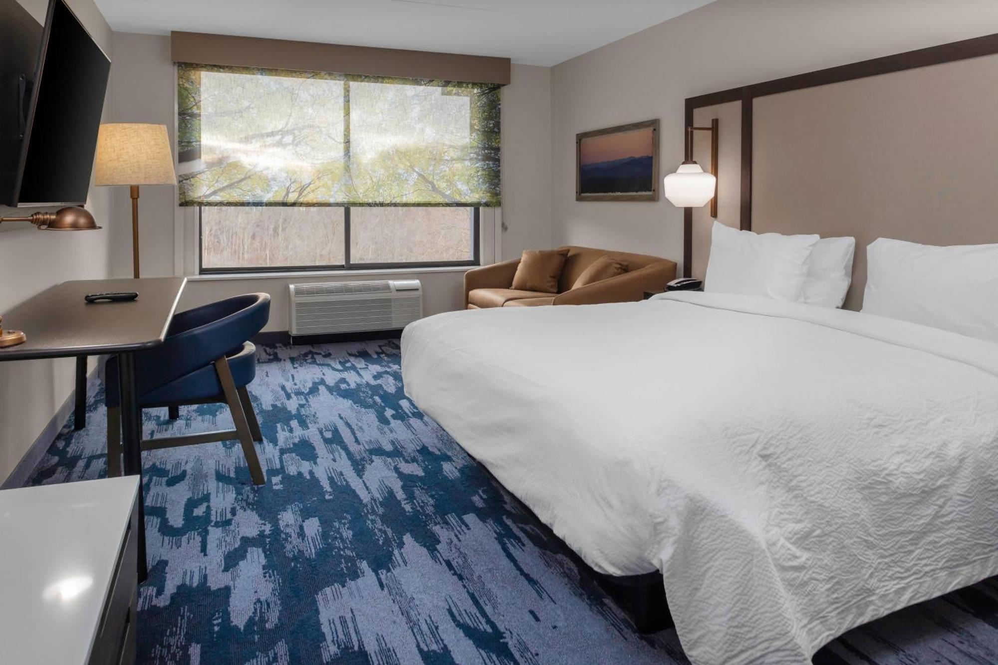 Fairfield Inn & Suites Springfield Енфийлд Екстериор снимка