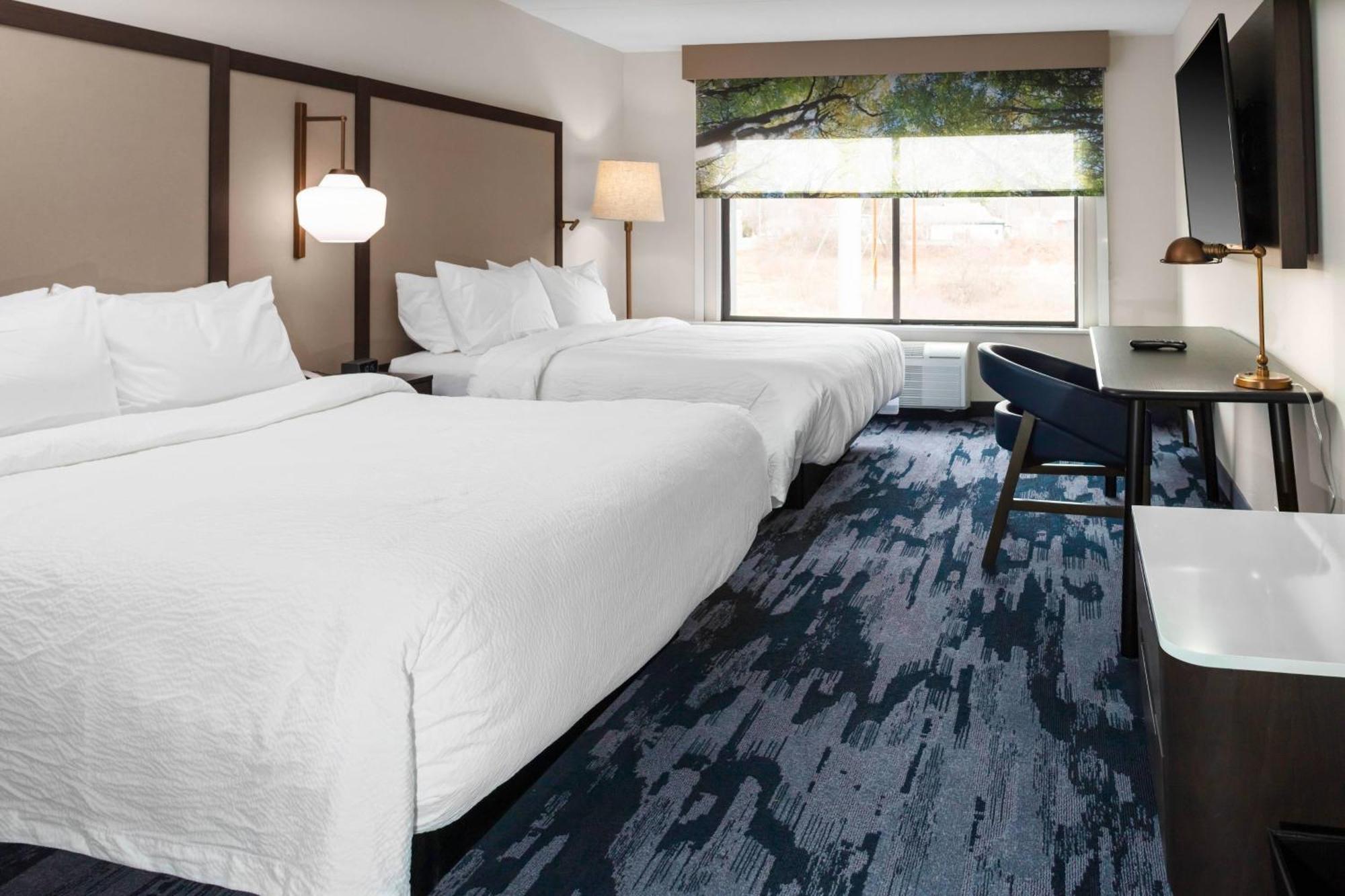 Fairfield Inn & Suites Springfield Енфийлд Екстериор снимка