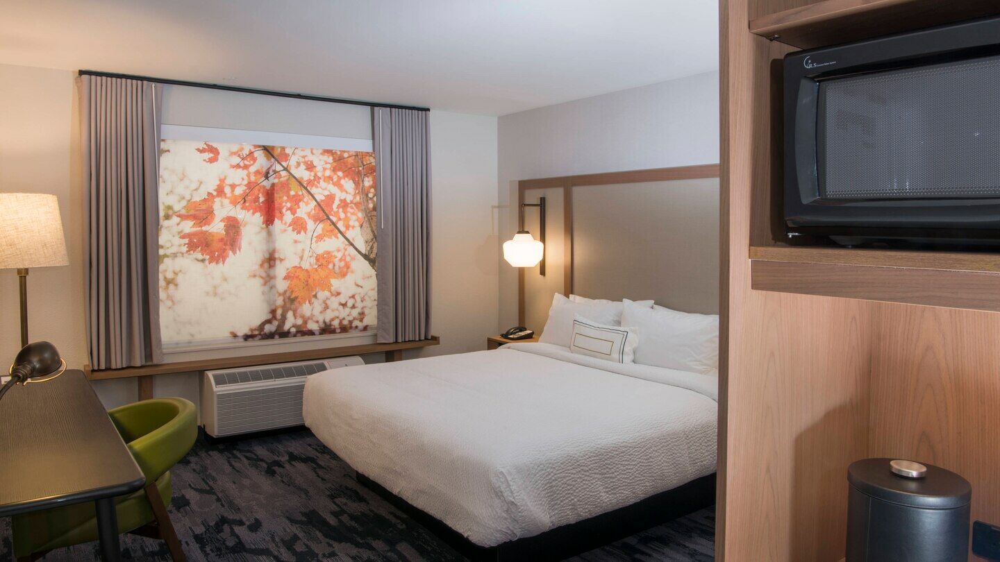 Fairfield Inn & Suites Springfield Енфийлд Стая снимка
